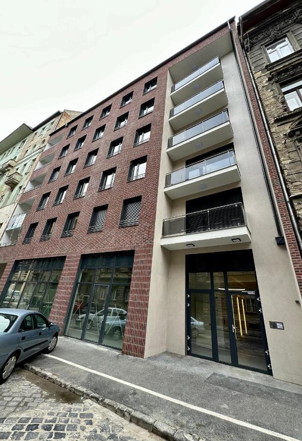 Cityscape ~ Ac/indoor Parking/balcony Budapest