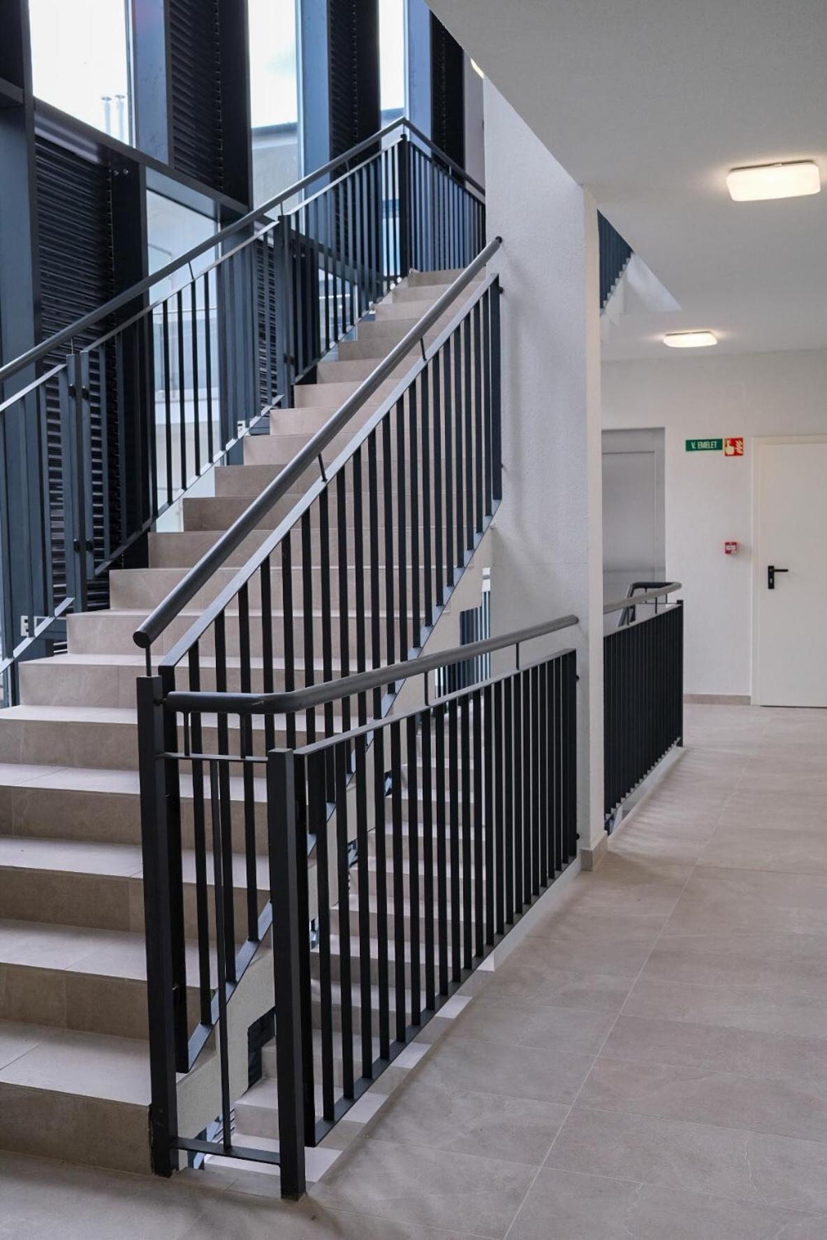 Cityscape ~ Ac/indoor Parking/balcony Apartamento